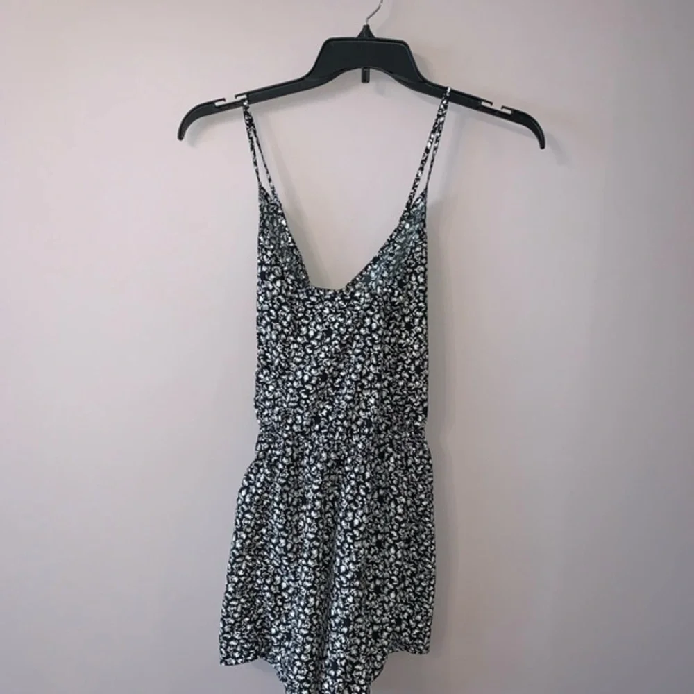 Navy and white romper Hollister medium
